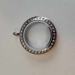 Sliver, clear crystals, medium hinged living locket Origami Owl